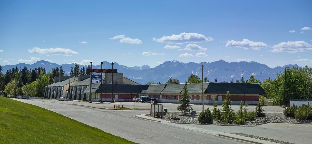 Crestwood Hotel Hinton Exterior photo